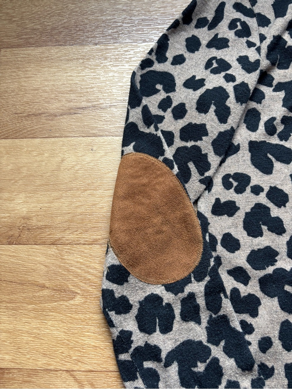 Pink Clover Brown Leopard Print Long Sleeve Top with Brown Elbow Patches - Picture 7 of 11